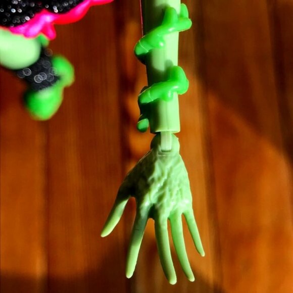 Monster High Doll Venus McFlytrap - Picture 11 of 15